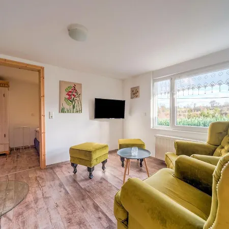 Casa vacanze With Terrace Next To The Forest